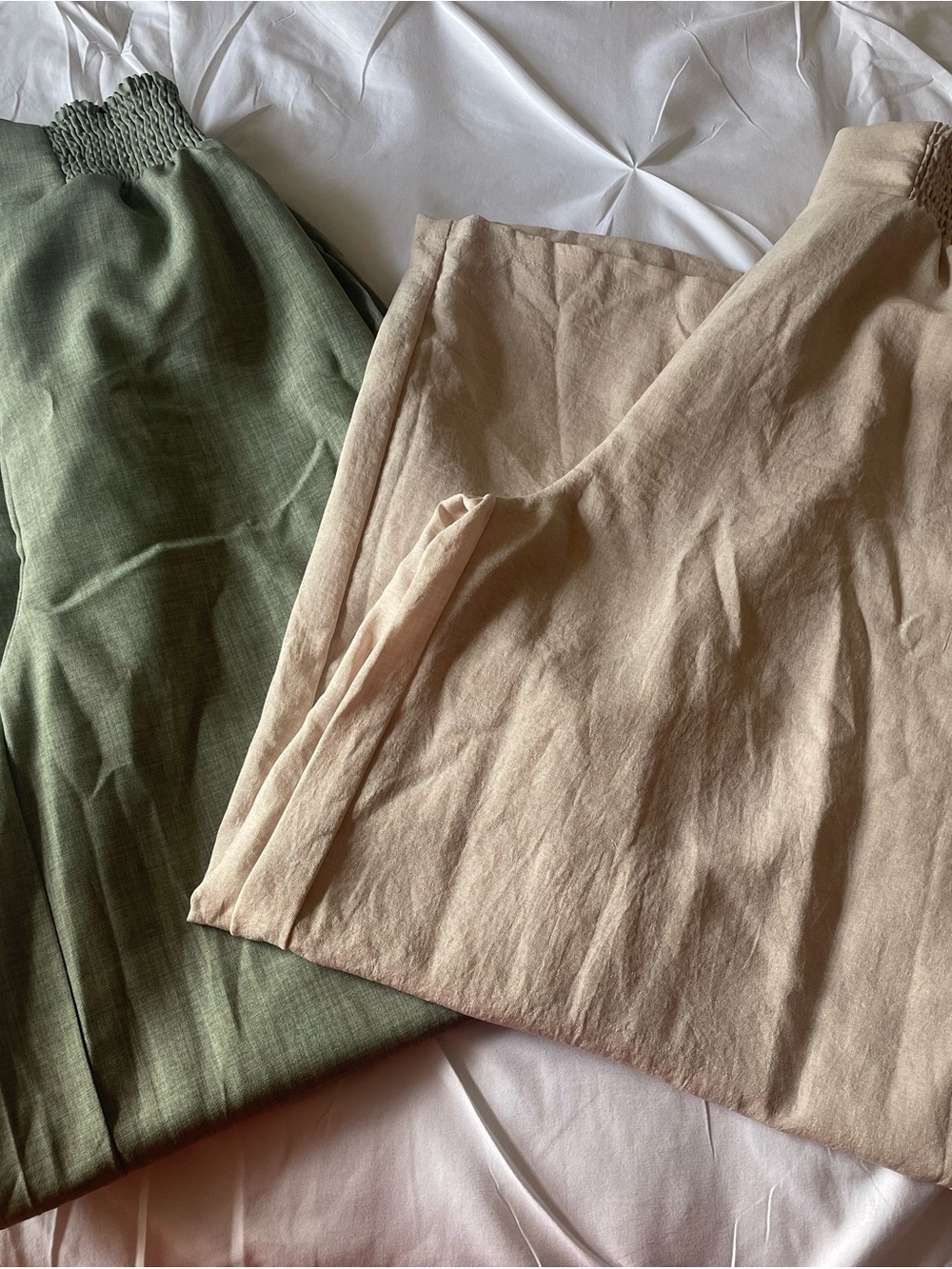 Women’s Elastic-Waist wide leg linen pants in Sage Green and Beige